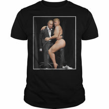 Load image into Gallery viewer, Poutine avec Trump Sexy sur le bureau t-shirt pour hommes
